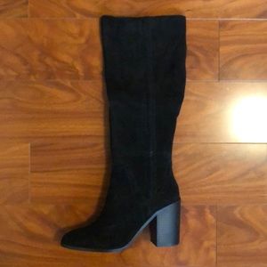 Black heeled boot
